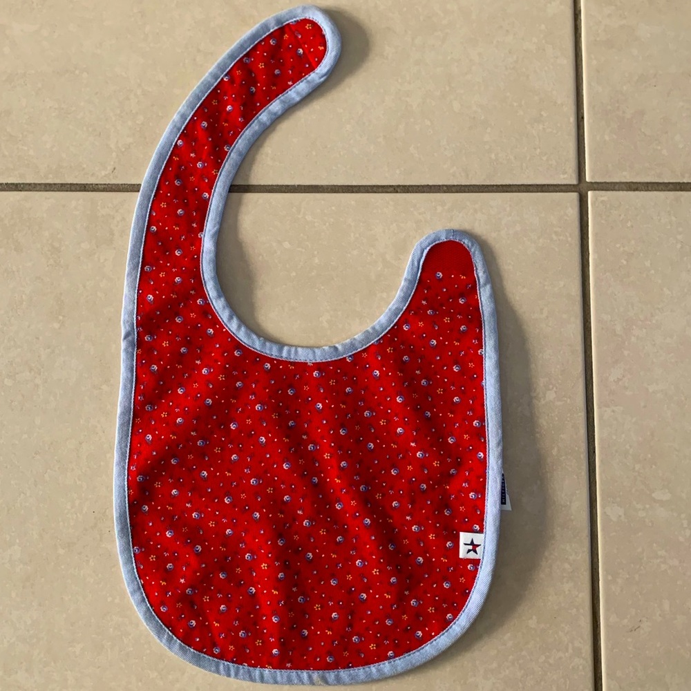 Tommy Hilfiger: Reversible Baby Bib